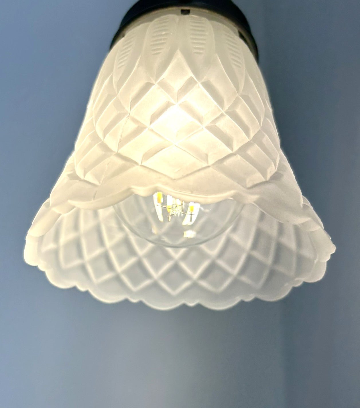 Frosted Diamond Quilted Glass Wall Sconce